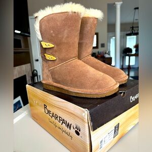 NEW BearPaw Abigail Boots - Size 6